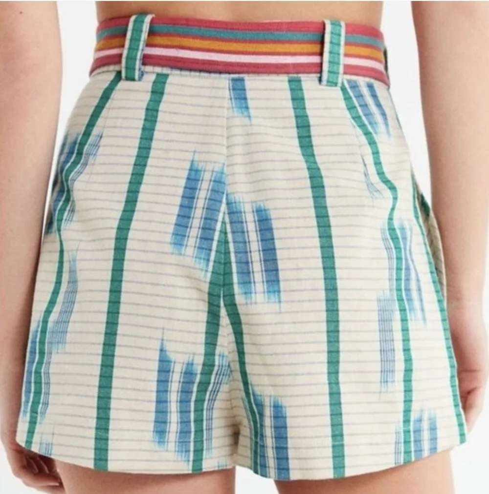 URBAN OUTFITTERS Eva Ikat Ethnic Print Belted Boho Shorts 4/S Small UO